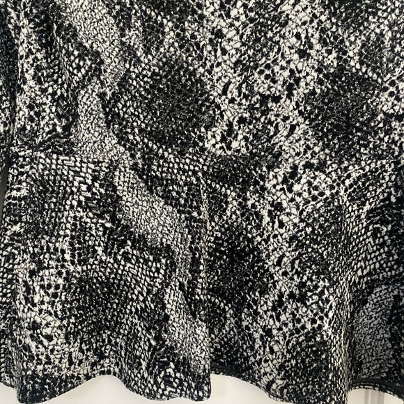 Axara peplum top size L - Picture 4 of 6